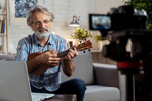 iStock-1268174140-gitaar